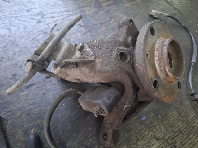 bontott CITROËN XSARA PICASSO Jobb első Csonkállvány Kerékaggyal