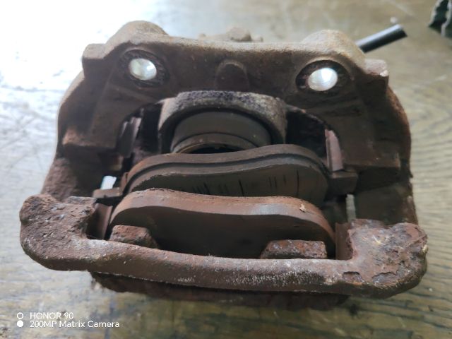 bontott CITROËN XSARA PICASSO Jobb első Féknyereg Munkahengerrel