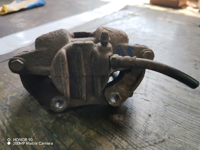 bontott CITROËN XSARA PICASSO Jobb első Féknyereg Munkahengerrel