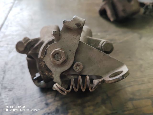 bontott CITROËN XSARA PICASSO Jobb hátsó Féknyereg Munkahengerrel