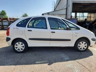 bontott CITROËN XSARA PICASSO Biztosítéktábla Motortér