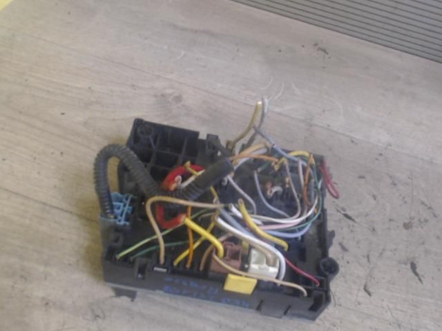 bontott CITROËN XSARA PICASSO Biztosítéktábla Motortér