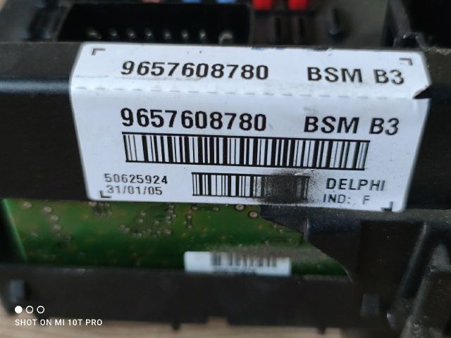 bontott CITROËN XSARA PICASSO Biztosítéktábla Motortér