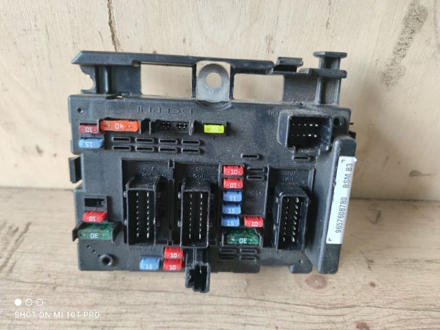 bontott CITROËN XSARA PICASSO Biztosítéktábla Motortér