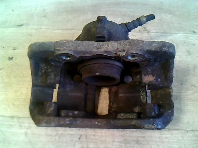 bontott CITROËN XSARA PICASSO Jobb első Féknyereg Munkahengerrel