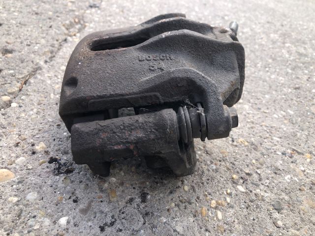 bontott CITROËN XSARA PICASSO Jobb első Féknyereg Munkahengerrel