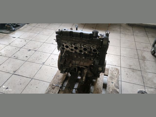 bontott CITROËN XSARA PICASSO Motor (Fűzött blokk hengerfejjel)