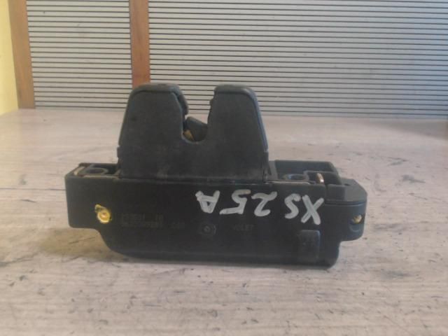 bontott CITROËN XSARA PICASSO Bal Csomagtérajtó Zárszerkezet