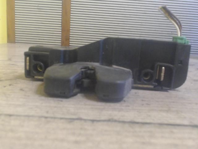 bontott CITROËN XSARA PICASSO Bal Csomagtérajtó Zárszerkezet