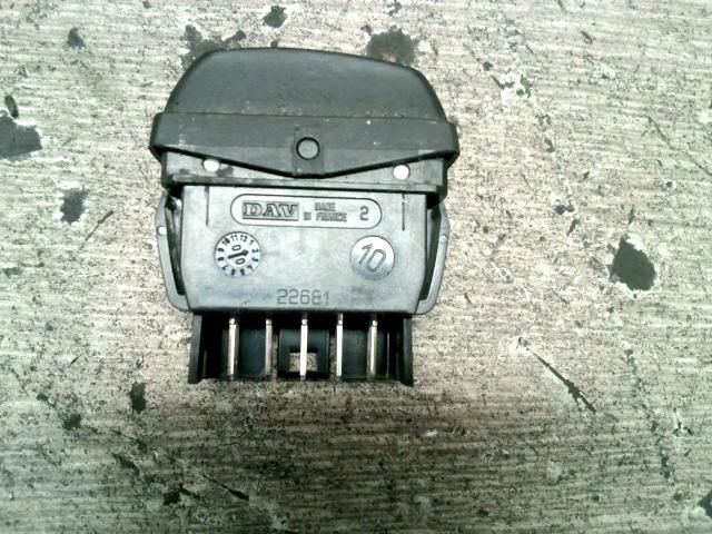 bontott CITROËN XSARA PICASSO Bal első Ablakemelő Kapcsoló