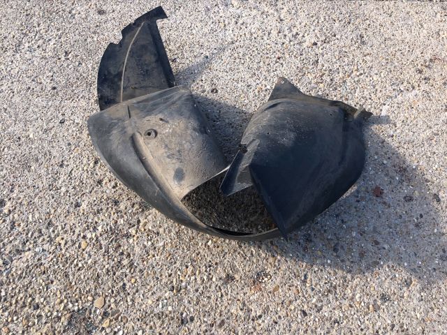 bontott CITROËN XSARA PICASSO Bal első Dobbetét (Kerékjárati, Műanyag)