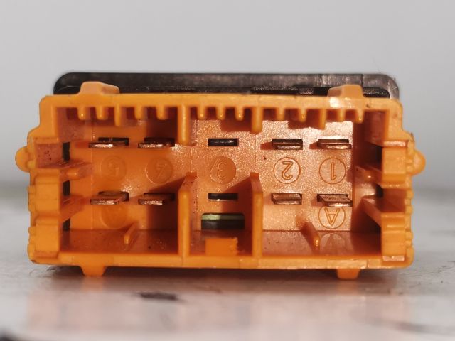 bontott CITROËN XSARA PICASSO Bal hátsó Ablakemelő Kapcsoló