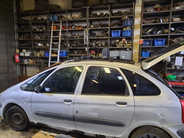 bontott CITROËN XSARA PICASSO Bal hátsó Ajtó Díszléc