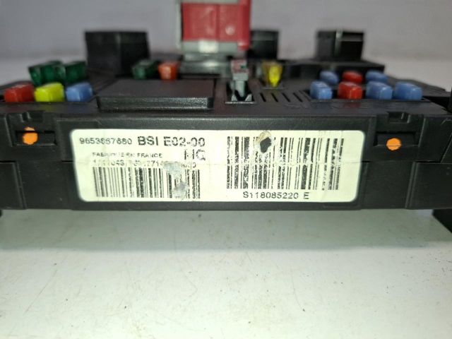 bontott CITROËN XSARA PICASSO Biztosítéktábla Motortér