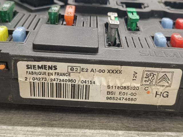 bontott CITROËN XSARA PICASSO Biztosítéktábla Utastér