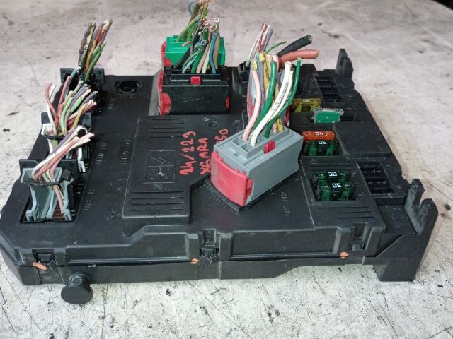 bontott CITROËN XSARA PICASSO Biztosítéktábla Utastér