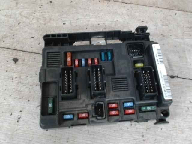 bontott CITROËN XSARA PICASSO Biztosítéktábla Utastér