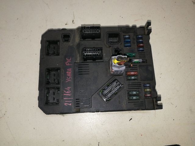 bontott CITROËN XSARA PICASSO Biztosítéktábla Utastér