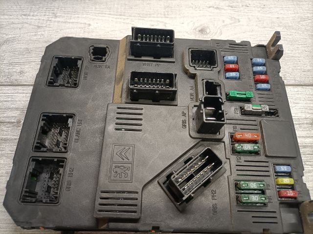 bontott CITROËN XSARA PICASSO Biztosítéktábla Utastér