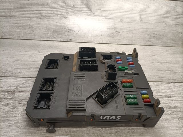 bontott CITROËN XSARA PICASSO Biztosítéktábla Utastér