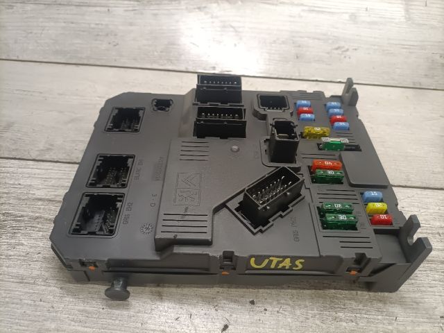 bontott CITROËN XSARA PICASSO Biztosítéktábla Utastér