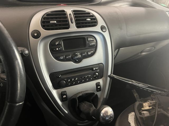 bontott CITROËN XSARA PICASSO Csomagtérajtó Burkolat Felső