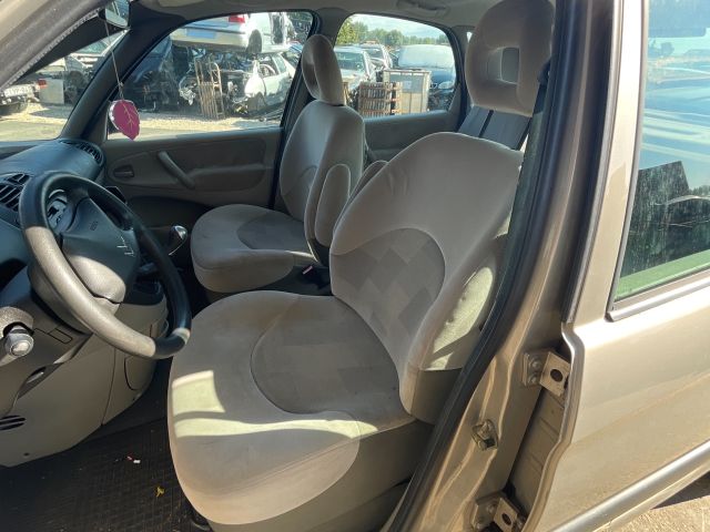 bontott CITROËN XSARA PICASSO Csomagtérajtó Kárpit