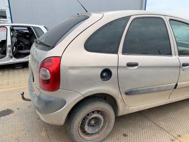 bontott CITROËN XSARA PICASSO Csomagtérajtó (Részeivel)