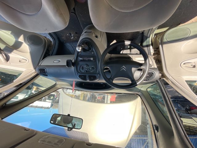 bontott CITROËN XSARA PICASSO Első Hamutartó