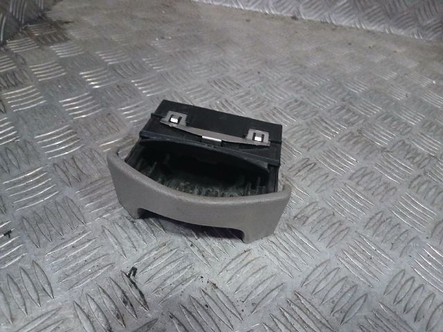 bontott CITROËN XSARA PICASSO Első Hamutartó