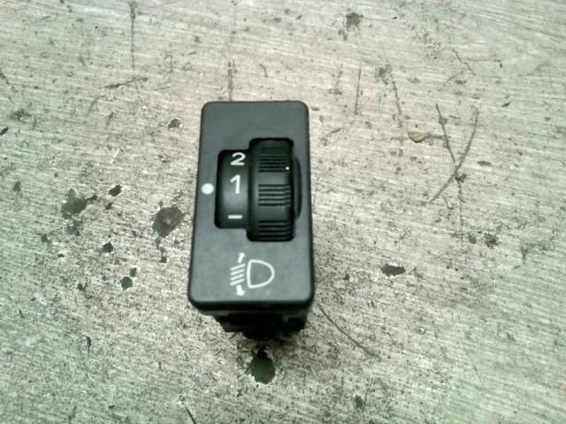 bontott CITROËN XSARA PICASSO Fényszórómagasság Állító Kapcsoló