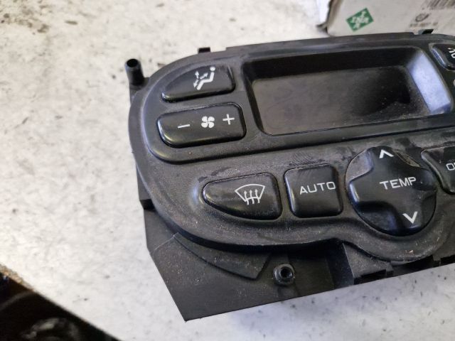 bontott CITROËN XSARA PICASSO Fűtéskapcsoló (digit klímás)