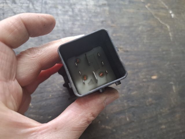 bontott CITROËN XSARA PICASSO Izzító Relé