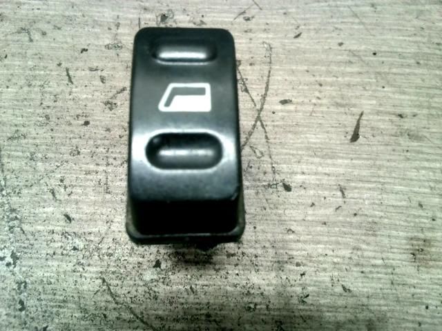 bontott CITROËN XSARA PICASSO Jobb első Ablakemelő Kapcsoló