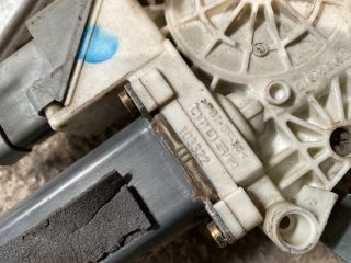 bontott CITROËN XSARA PICASSO Jobb első Ablakemelő Szerkezet (Elektromos)