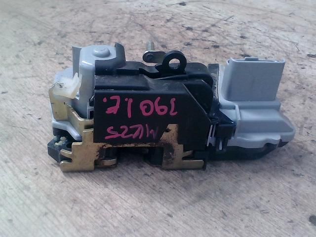 bontott CITROËN XSARA PICASSO Jobb első Ajtózár