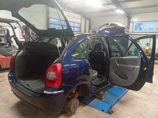 bontott CITROËN XSARA PICASSO Jobb első Dobbetét (Kerékjárati, Műanyag)