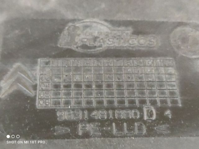 bontott CITROËN XSARA PICASSO Jobb első Dobbetét (Kerékjárati, Műanyag)