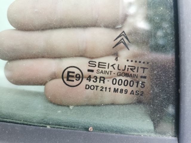 bontott CITROËN XSARA PICASSO Jobb hátsó Ablak