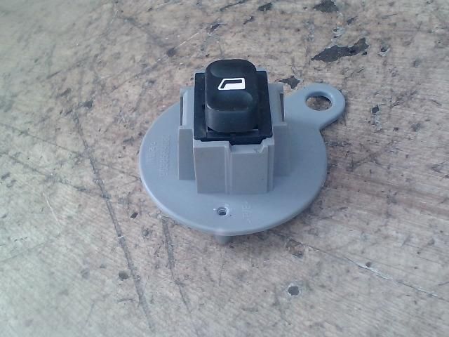 bontott CITROËN XSARA PICASSO Jobb hátsó Ablakemelő Kapcsoló