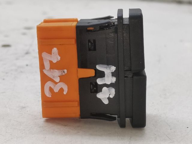 bontott CITROËN XSARA PICASSO Jobb hátsó Ablakemelő Kapcsoló