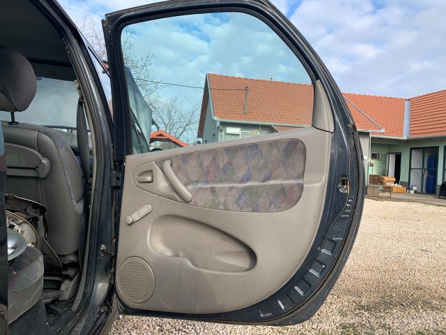 bontott CITROËN XSARA PICASSO Jobb hátsó Ajtó (Üres lemez)
