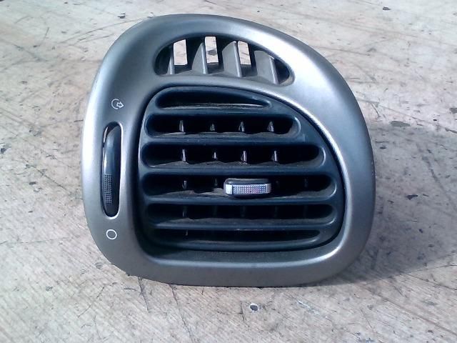 bontott CITROËN XSARA PICASSO Jobb Szellőző