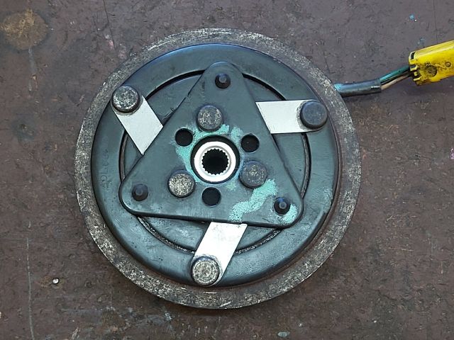 bontott CITROËN XSARA PICASSO Klímakompresszor Szíjtárcsa