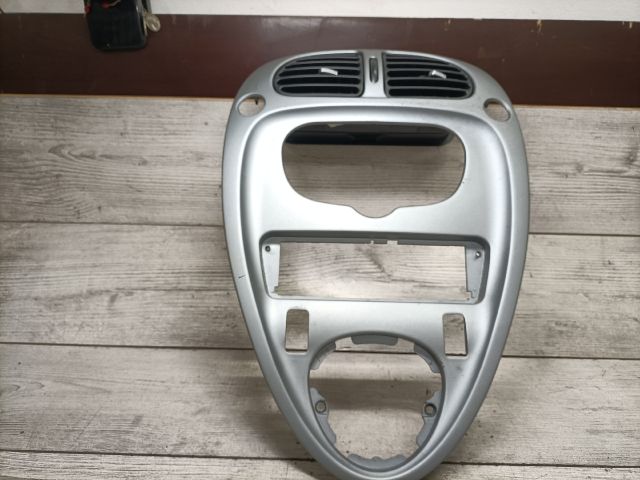 bontott CITROËN XSARA PICASSO Középkonzol Keret