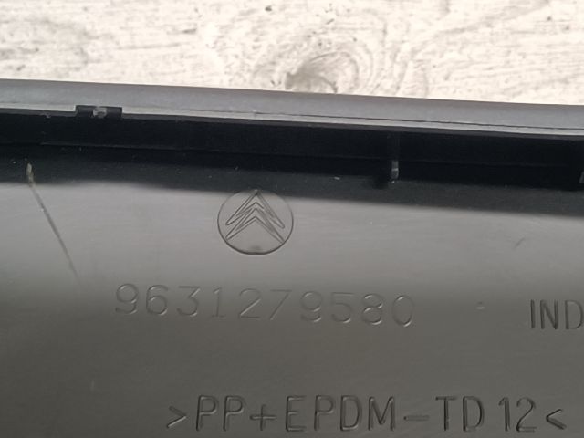 bontott CITROËN XSARA PICASSO Középkonzol Keret