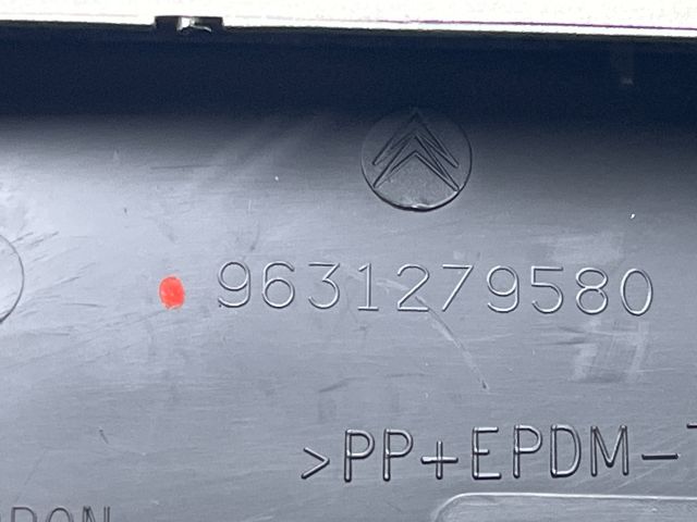 bontott CITROËN XSARA PICASSO Középkonzol Keret