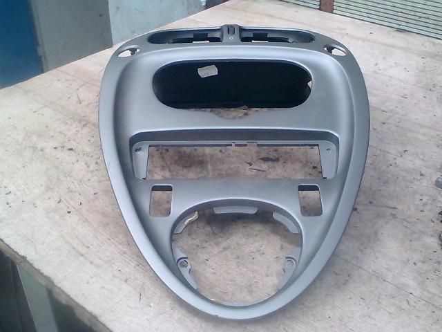 bontott CITROËN XSARA PICASSO Középkonzol Keret