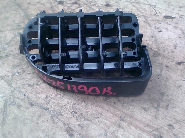 bontott CITROËN XSARA PICASSO Középső Bal Szellőző