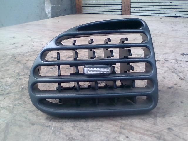 bontott CITROËN XSARA PICASSO Középső Bal Szellőző